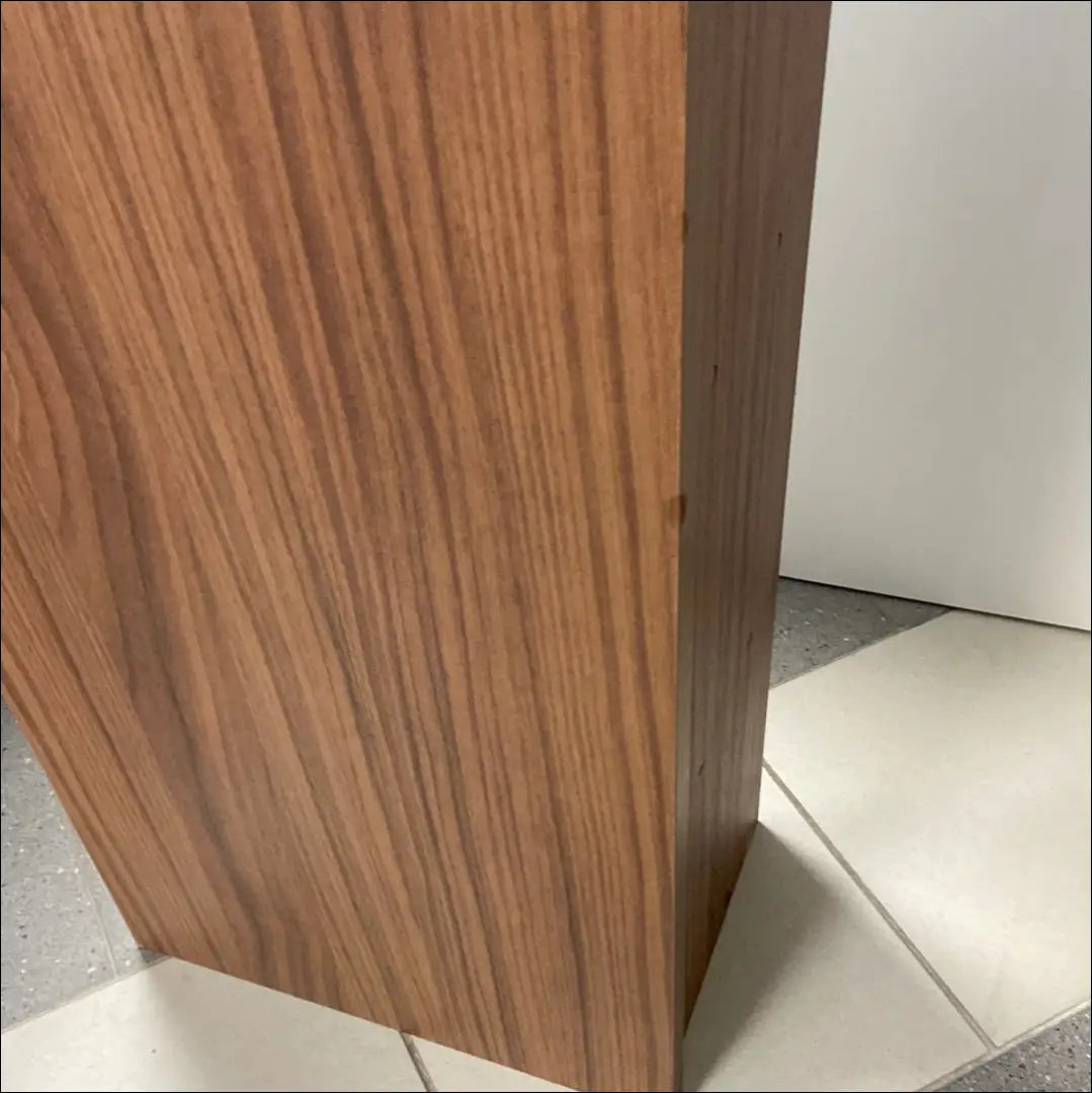 Pakabinama spintelė KI705 - €66 Save 60% 50-100, __label:Pristatymas 1-2 d.d., color-ruda, material-mediena, pazeistas