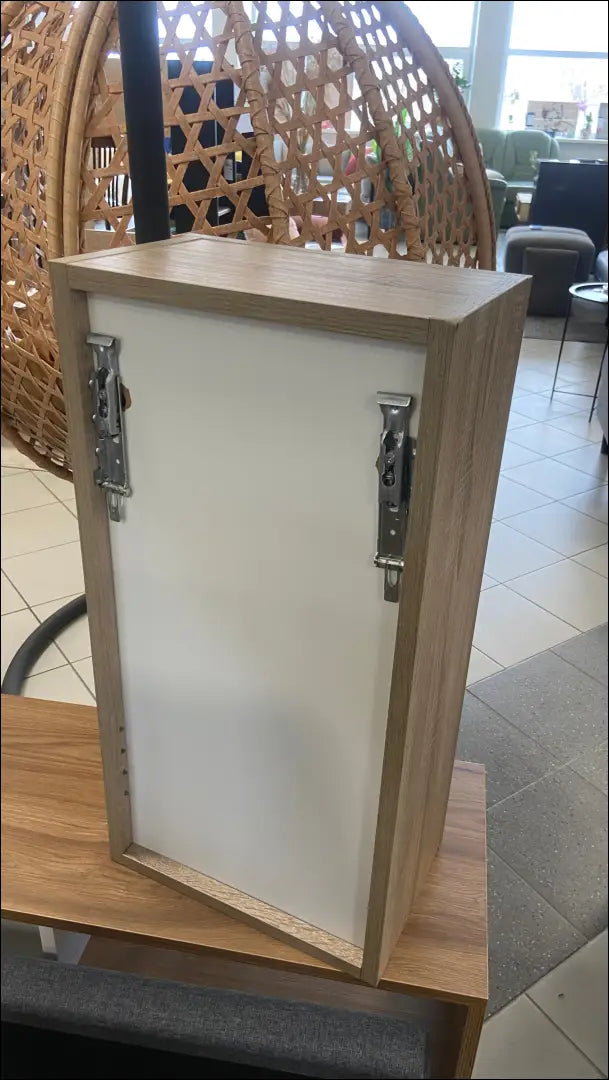 Pakabinama spintelė KI708 - €52 Save 55% 50-100, __label:Pristatymas 1-2 d.d., color-ruda, material-mediena, pazeistas