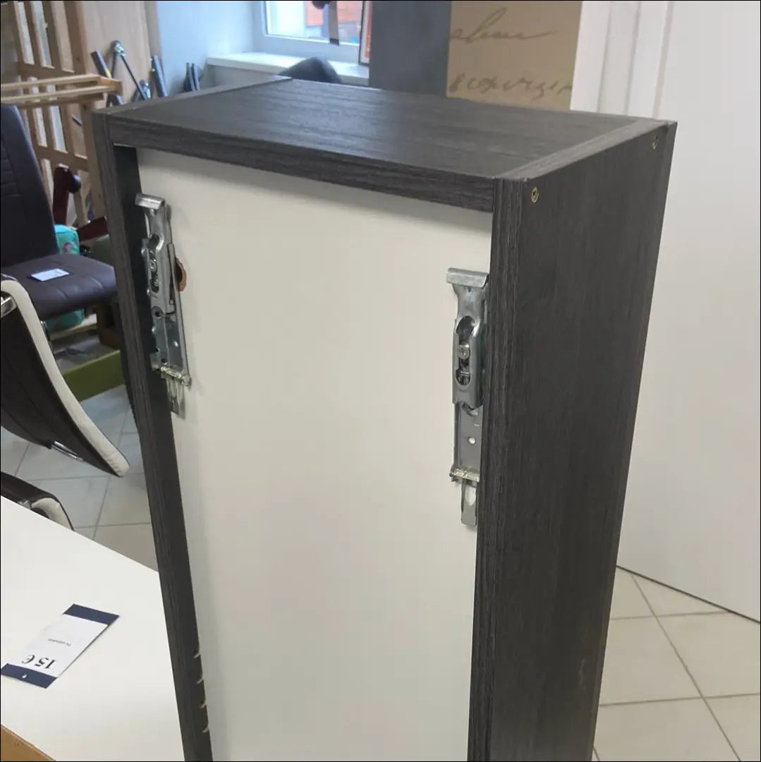 Pakabinama spintelė KI709 - €52 Save 55% 50-100, __label:Pristatymas 1-2 d.d., color-ruda, material-mediena, pazeistas