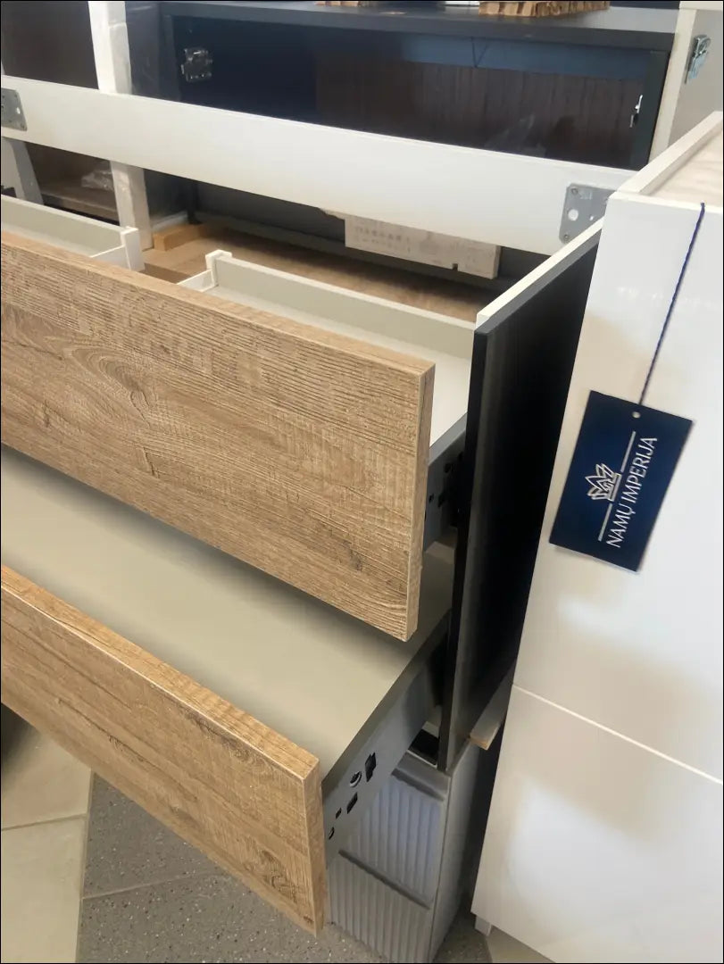 Pakabinama vonios spintelė KI857 - €200 Save 75% color-juoda, color-ruda, material-mediena, over-200, pazeistas Ruda