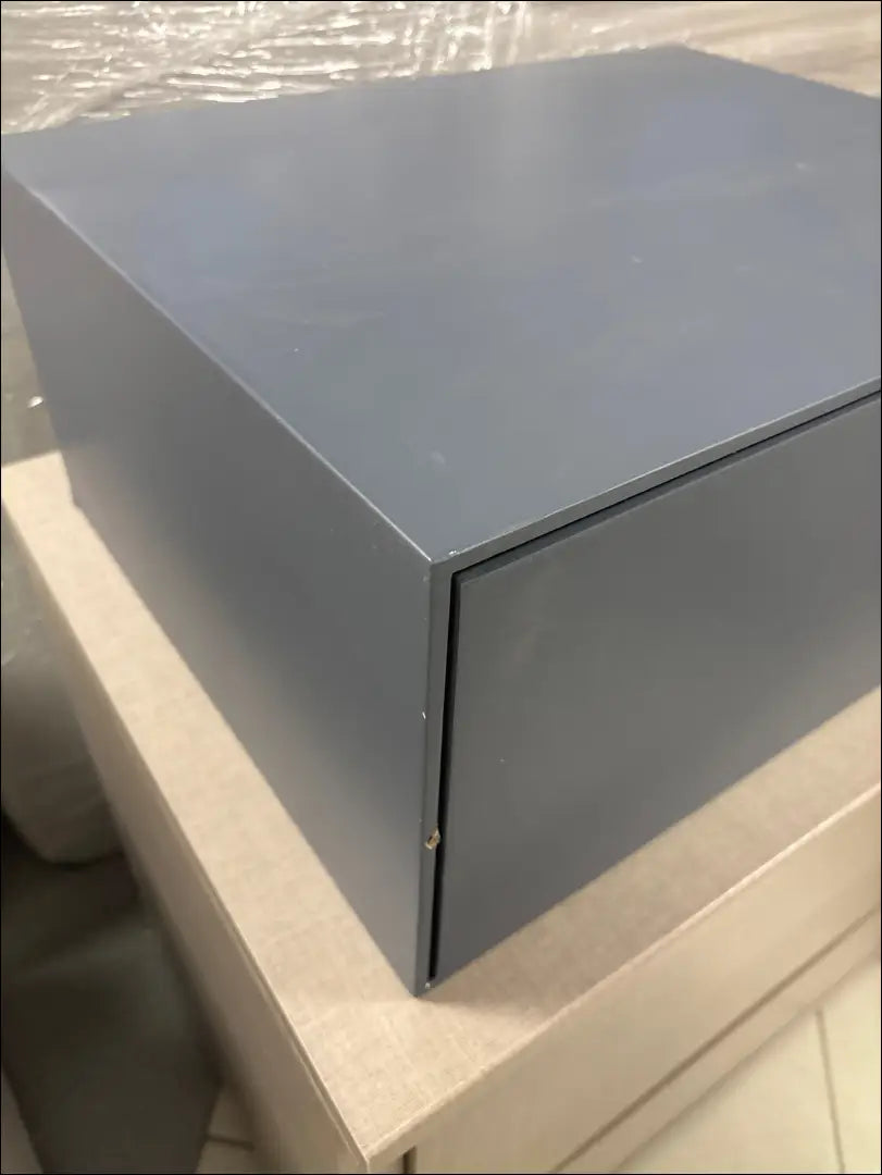 Pakabinamas naktinis staliukas GI631 - €20 Save 85% __label:Pristatymas 1-2 d.d., color-pilka, material-mediena,