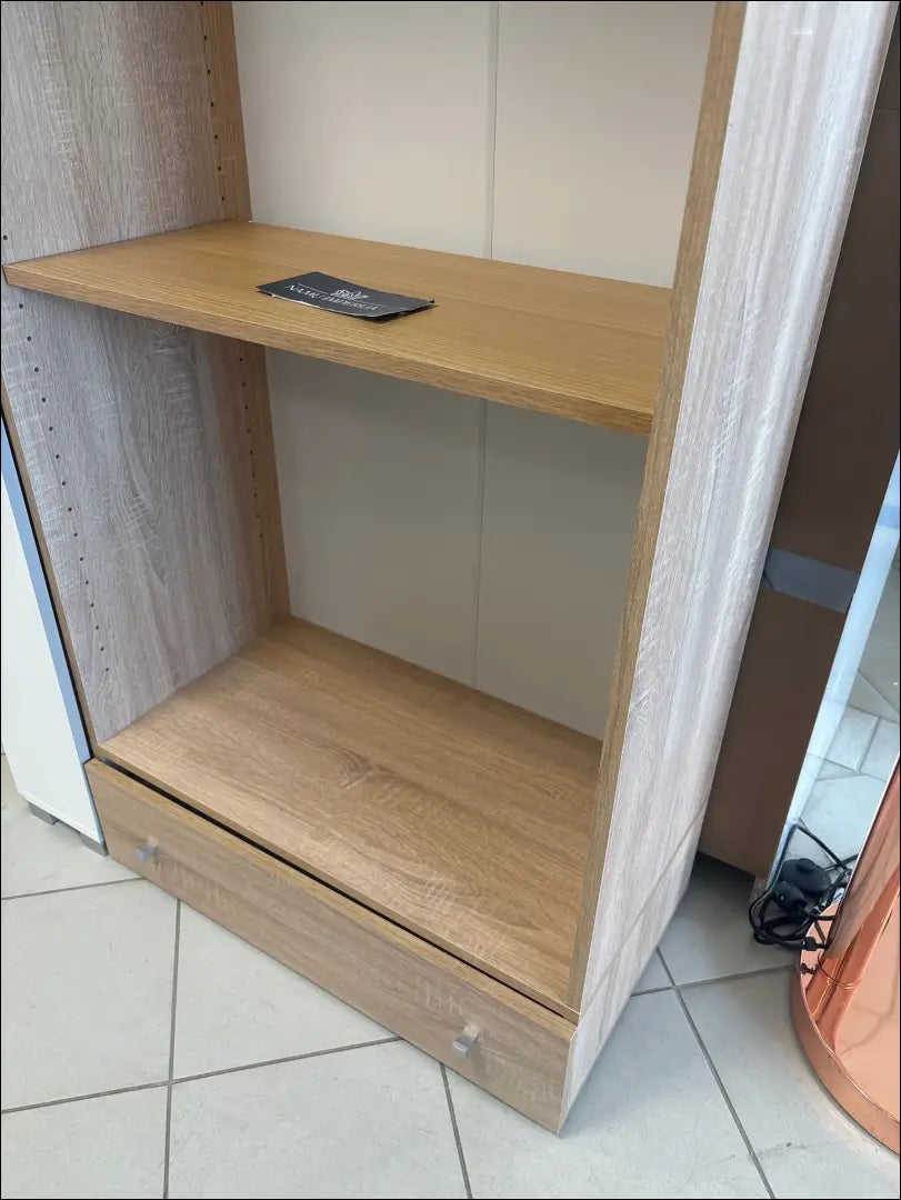 Pastatoma lentyna KI1011 - €45 25-50, __label:Pristatymas 1-2 d.d., color-ruda, material-mediena, pazeistas €25 to €50