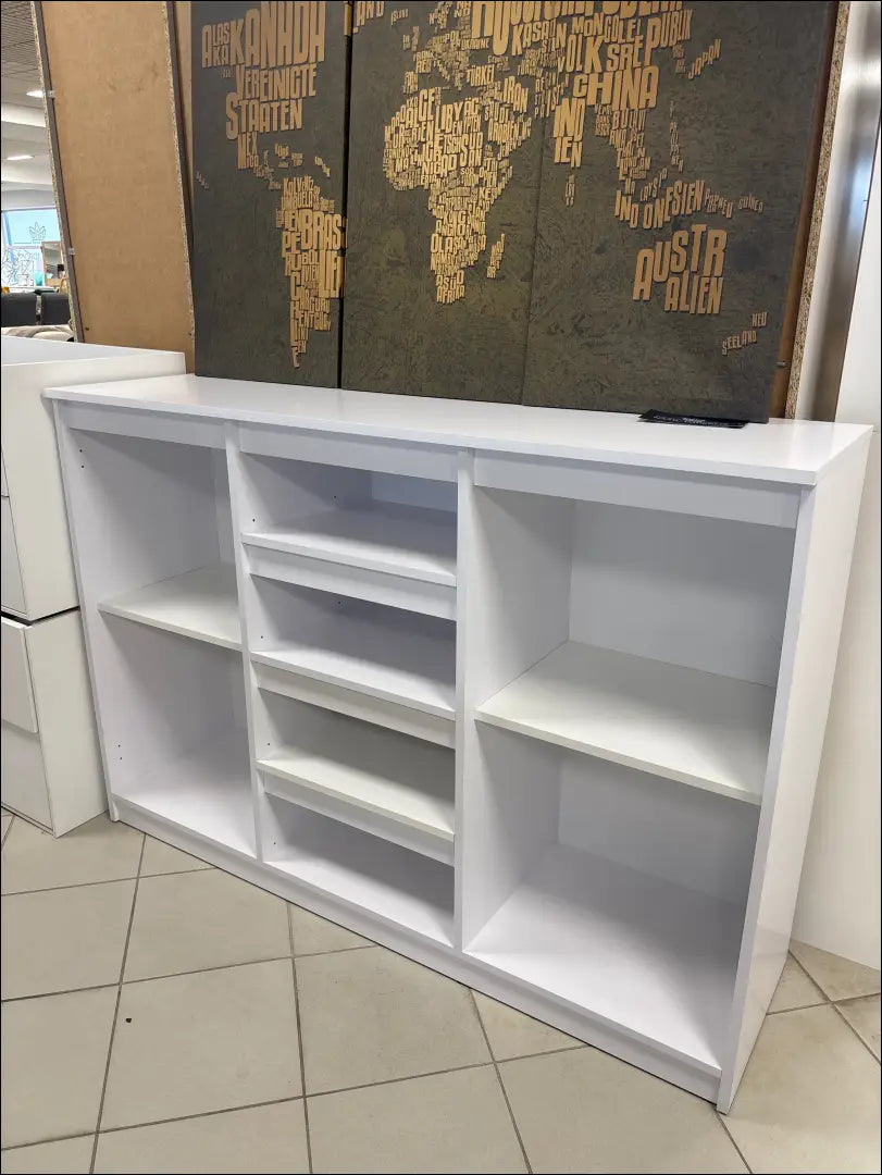 Pastatoma lentyna SI2009 - €30 25-50, __label:Pristatymas 1-2 d.d., color-balta, material-mediena, pazeistas €25 to €50