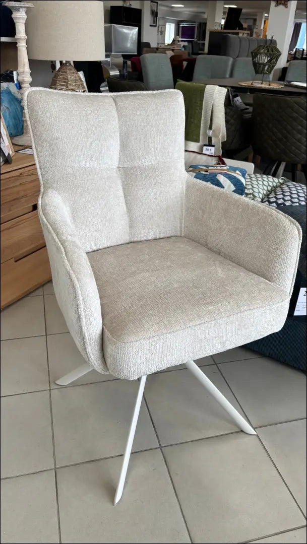 Pasukama kėdė VI1401 - €75 Save 50% 50-100, __label:Pristatymas 1-2 d.d., biuro-baldai, biuro-kedes, color-kremas €50