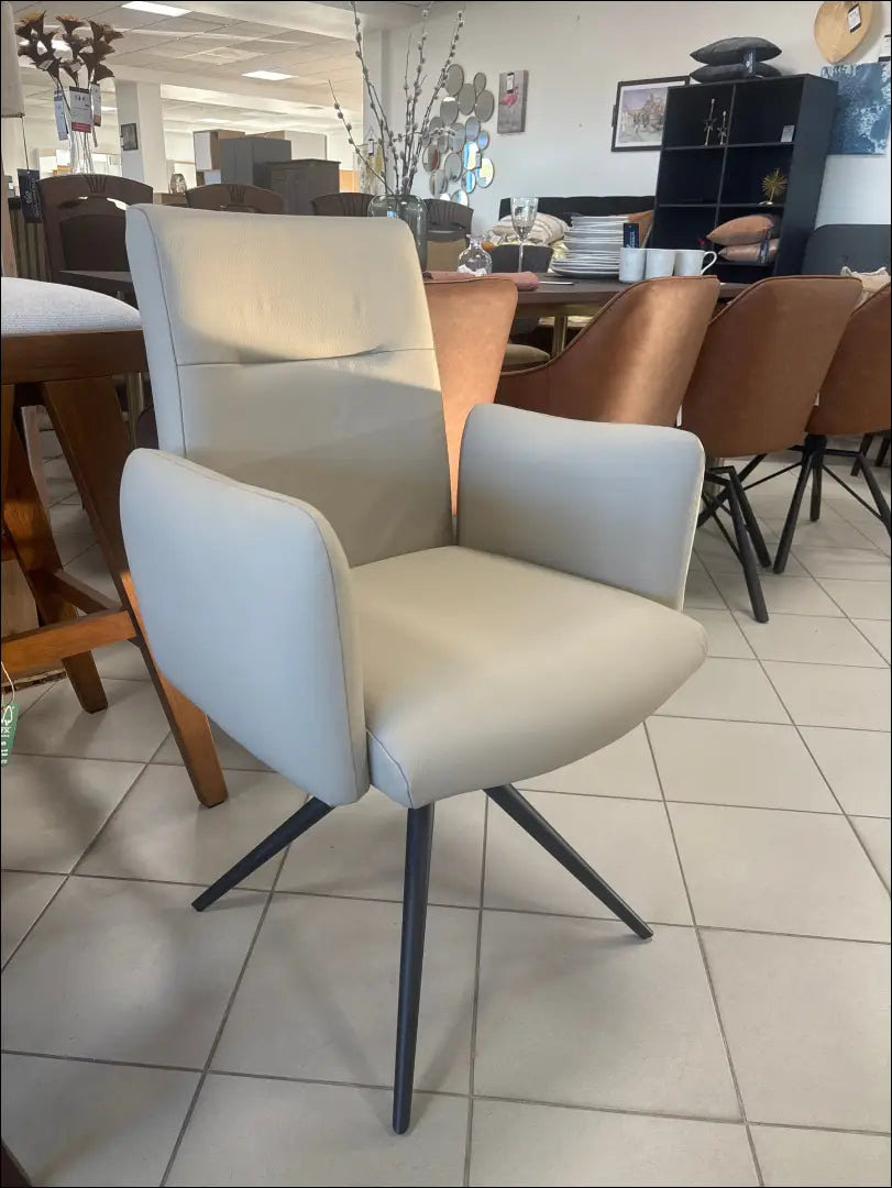 Pasukama kėdė VI1586 - €130 Save 50% 100-200, __label:Pristatymas 1-2 d.d., biuro-baldai, biuro-kedes, color-smelio