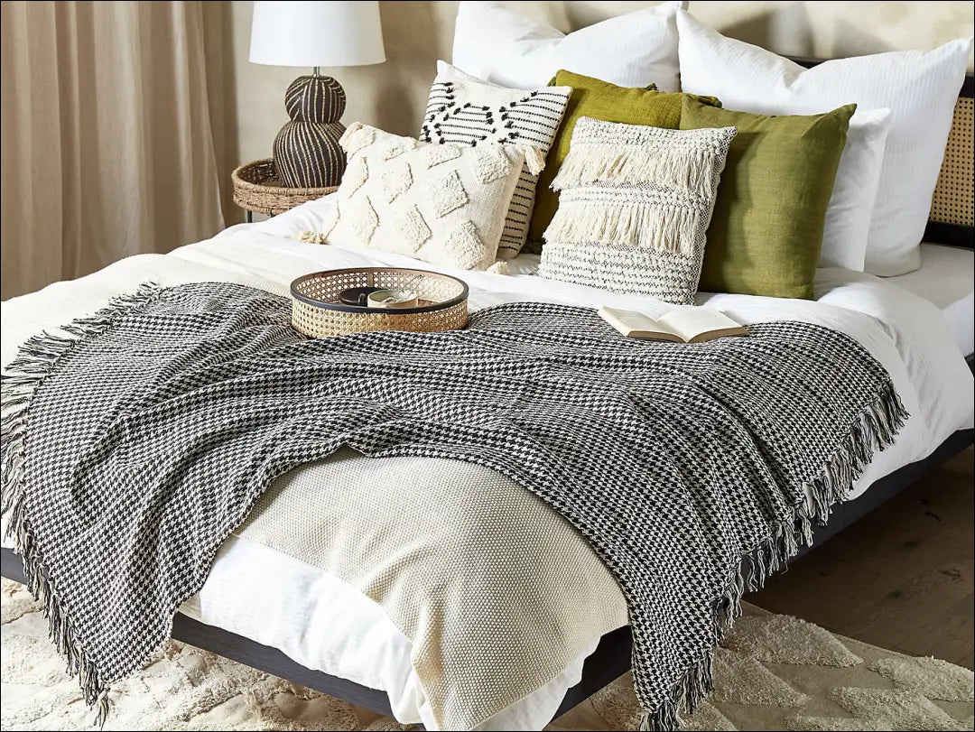 Pledas (125x150cm) DI10288 - €14 Save 70% __label:Pristatymas 1-2 d.d., color-balta, color-juoda, material-medvilne,