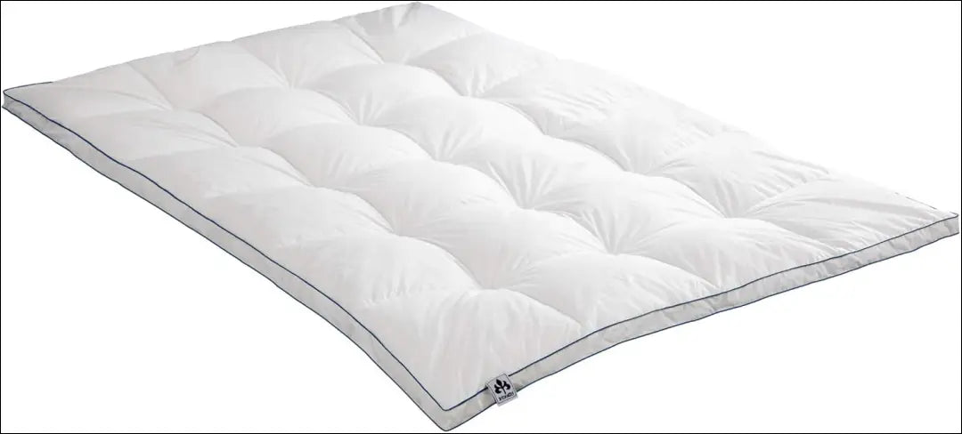 Pūkinė antklodė (155x220cm) DI9834 - €260 Save 50% __label:Pristatymas 1-2 d.d., antklodes, color-balta,