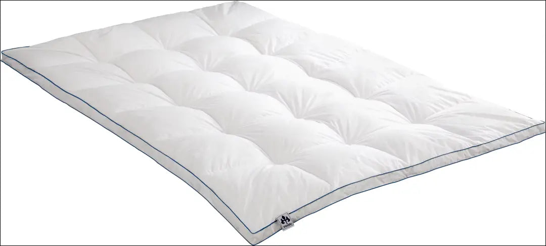 Pūkinė antklodė (155x220cm) DI9834 - €260 Save 50% __label:Pristatymas 1-2 d.d., antklodes, color-balta,
