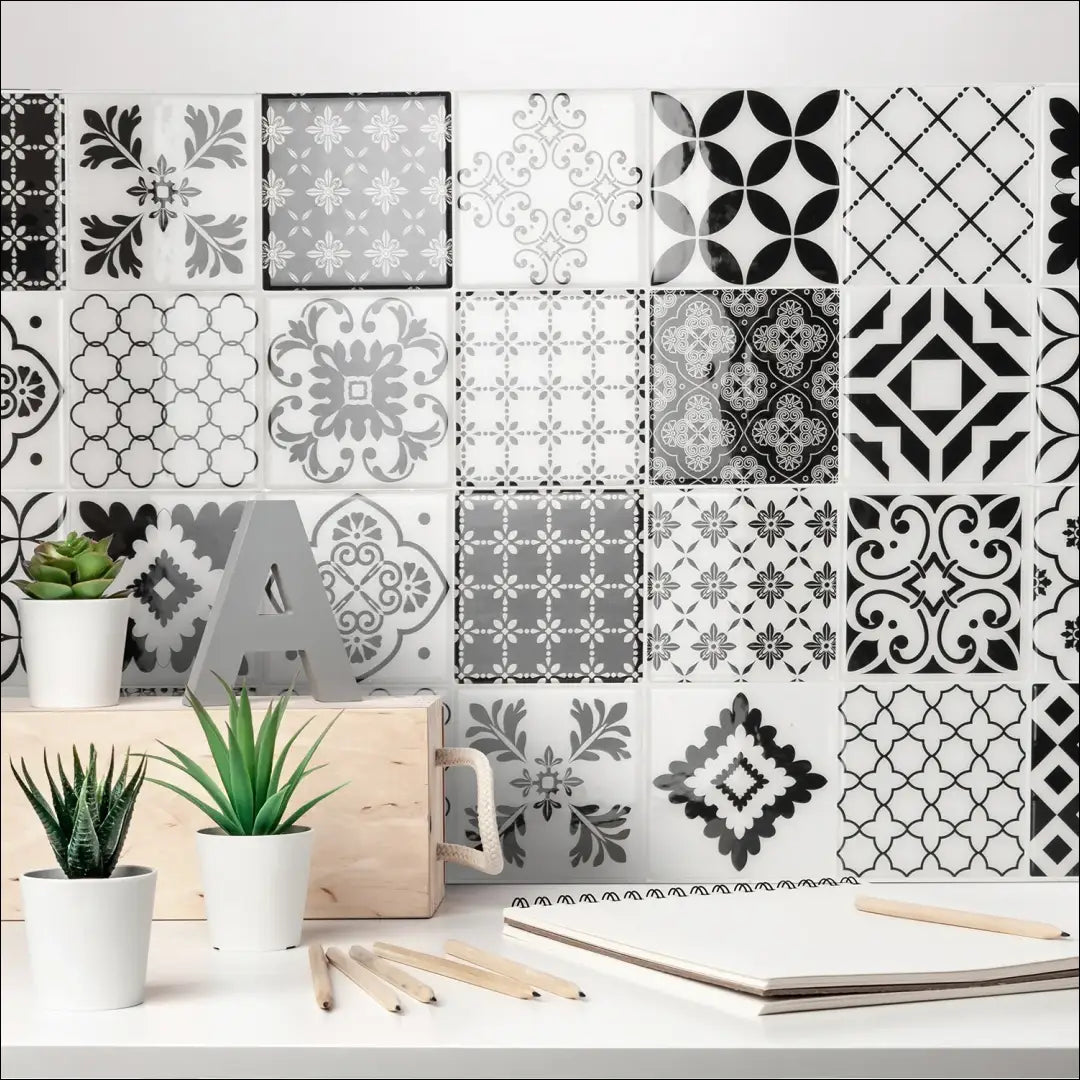 PVC lipnios plytelės DI9534 - €24 Save 55% __label:Pristatymas 1-2 d.d., color-balta, color-juoda, interjeras,