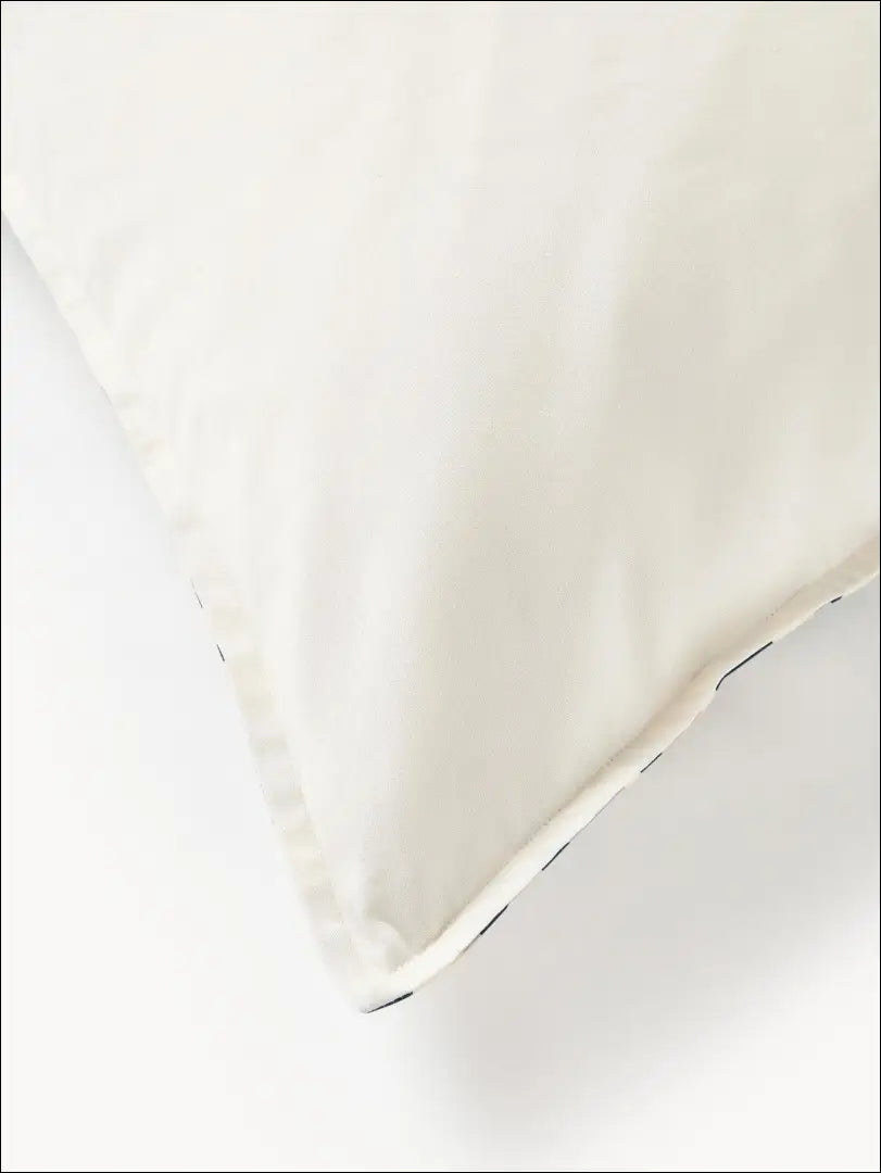 Satino pagalvės užvalkalas DI5440 - __label:Pristatymas 1-2 d.d., color-kremas, color-marga, color-margas,