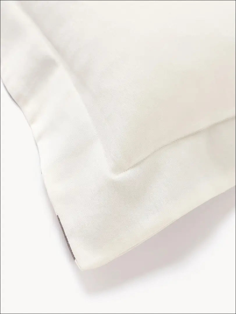 Satino pagalvės užvalkalas DI6074 - __label:Pristatymas 1-2 d.d., color-kremas, color-ruda, material-medvilne,