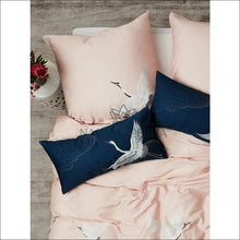 Įkelti vaizdą į galerijos rodinį, Satino pagalvių užvalkalų komplektas (2vnt) DI5538 - €12 Save 60% color-balta, color-melyna, color-pilka,
