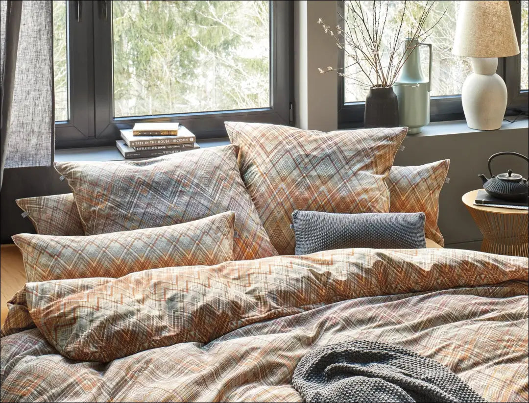 Satino patalynės komplektas (2 dalys) DI11418 - €23 Save 65% __label:Pristatymas 1-2 d.d., color-marga, color-margas,