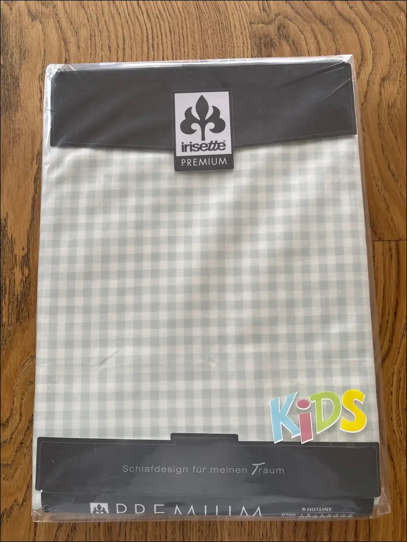 Satino patalynės komplektas (2 dalys) DI11863 - €11 Save 65% __label:Pristatymas 1-2 d.d., color-balta, color-zalia,
