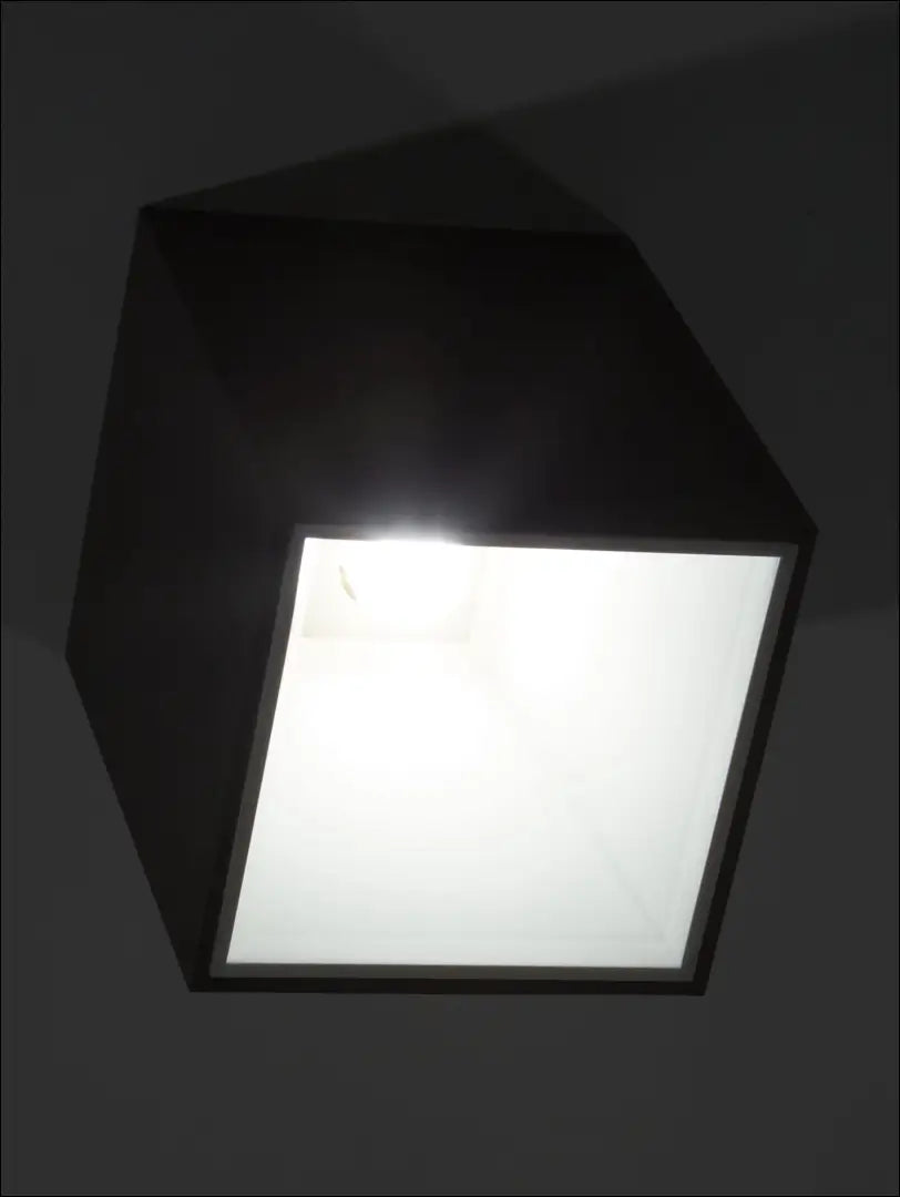 Sieninis LED šviestuvas DI7269 - €10 Save 65% __label:Pristatymas 1-2 d.d., color-balta, color-juoda, interjeras,