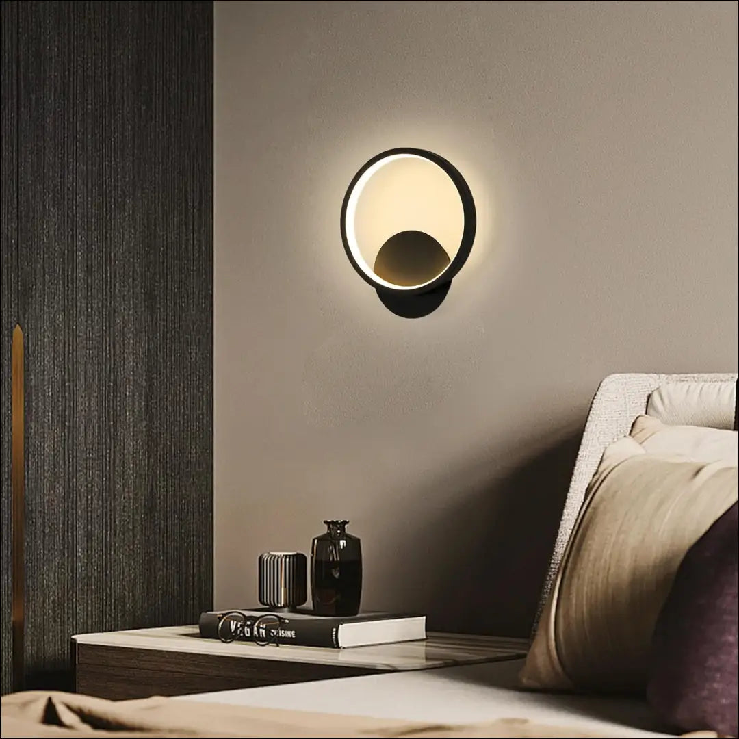 Sieninis LED šviestuvas DI9701 - €21 Save 55% __label:Pristatymas 1-2 d.d., color-juoda, interjeras, material-akrilas,