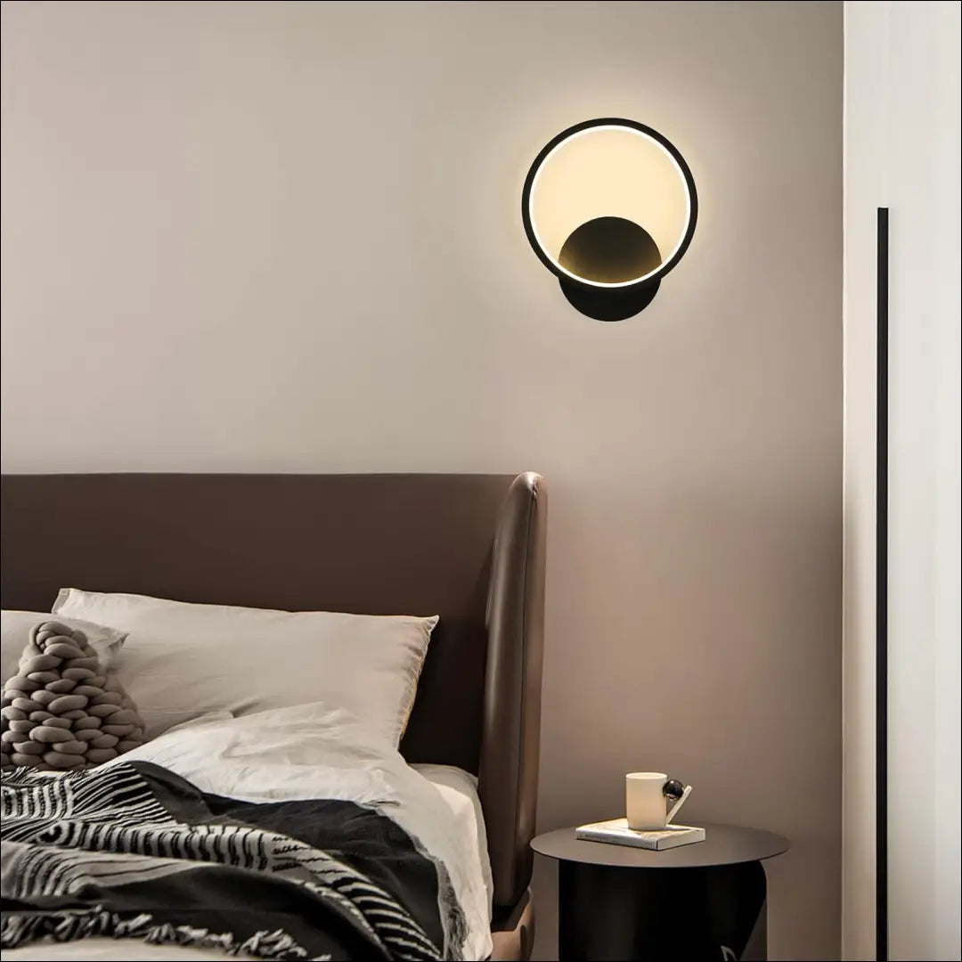 Sieninis LED šviestuvas DI9701 - €21 Save 55% __label:Pristatymas 1-2 d.d., color-juoda, interjeras, material-akrilas,