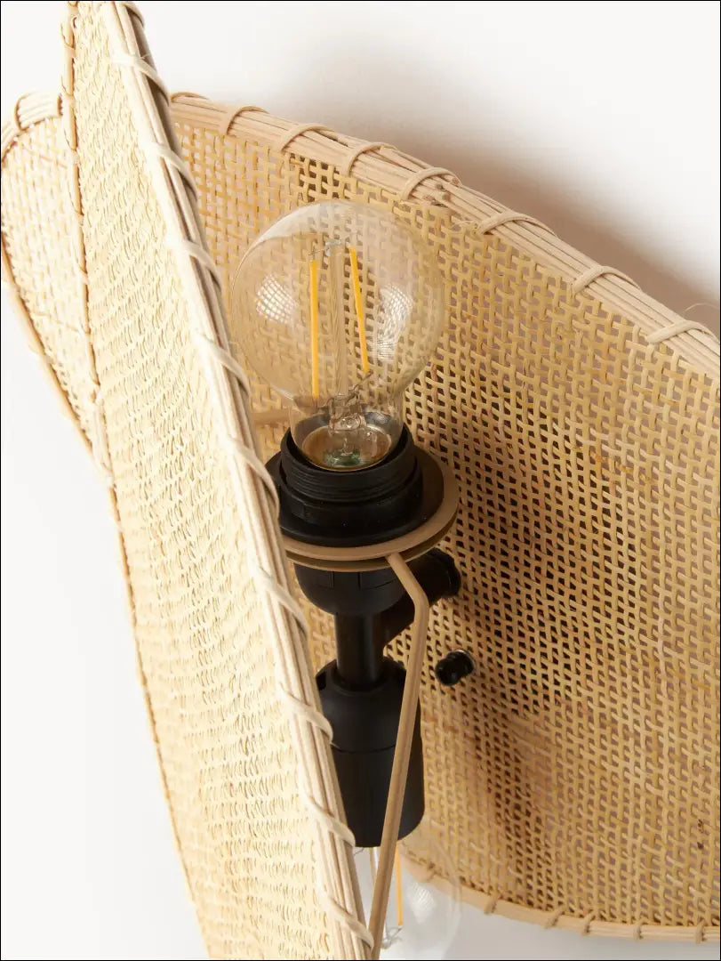 Sieninis šviestuvas DI9871 - €36 Save 55% 25-50, __label:Pristatymas 1-2 d.d., color-ruda, color-smelio, interjeras €25