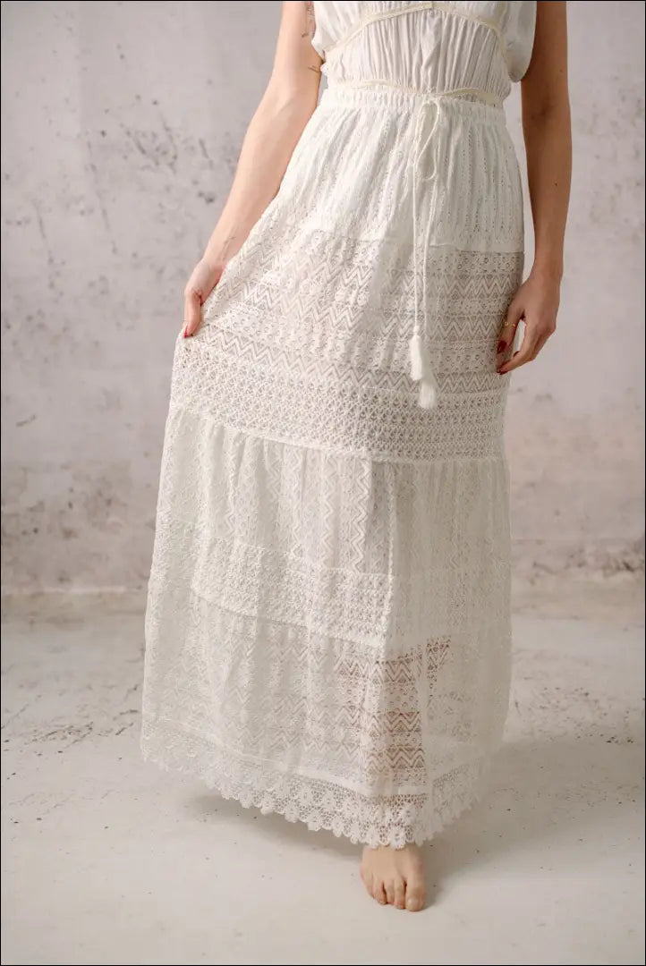 Sijonas DR002 - €53 Save 50% 50-100, __label:Pristatymas 1-2 d.d., color-balta, drabuziai, material-medvilne €50