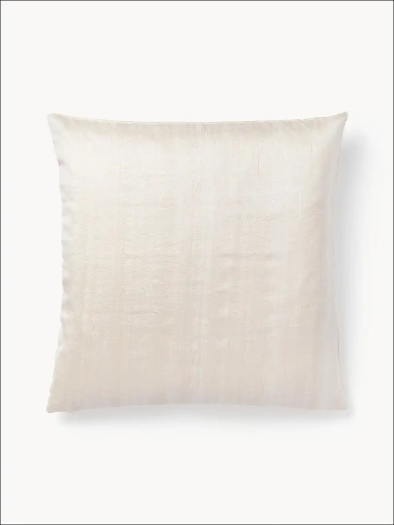 Šilkinė dekoratyvinė pagalvėlė DI5502 - €18 Save 50% __label:Pristatymas 1-2 d.d., color-kremas, interjeras,