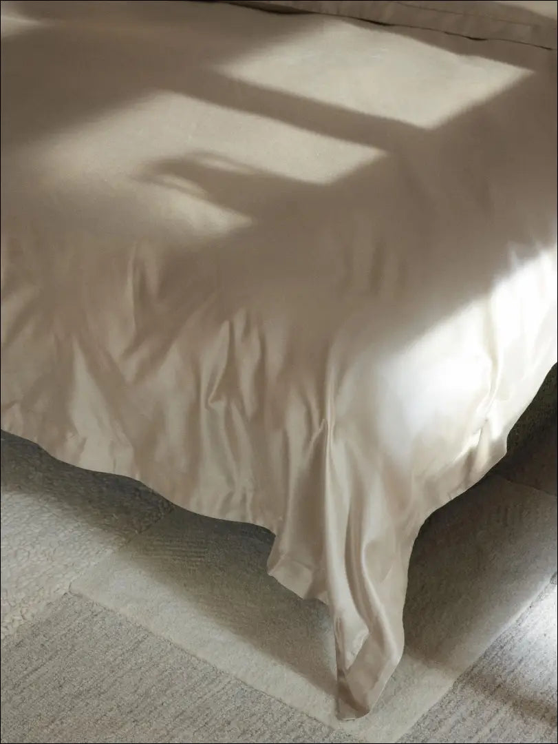 Šilkinis antklodės užvalkalas DI6411 - 100-200, __label:Pristatymas 1-2 d.d., antklodes-uzvalkalas, color-smelio,