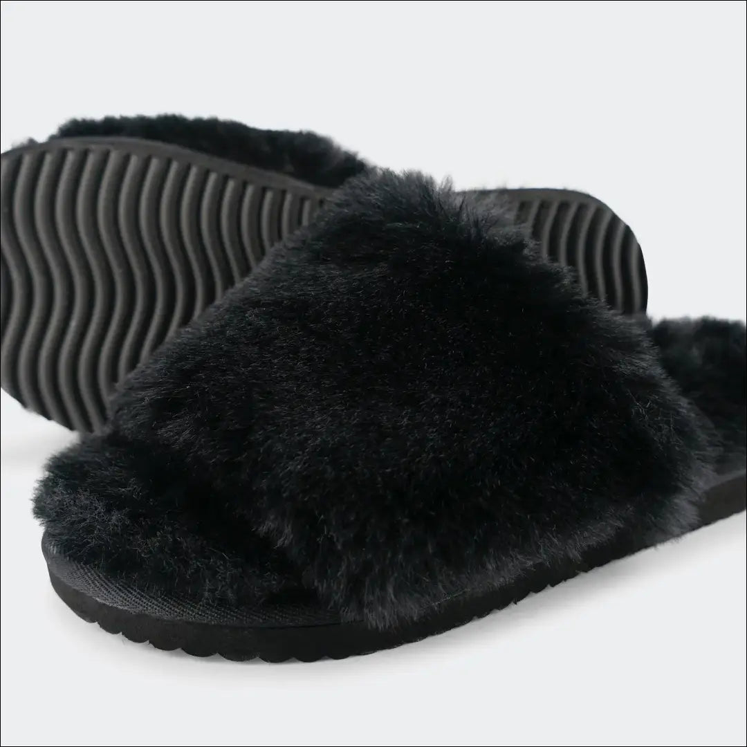 Šlepetės (36) DR124 - €23 Save 50% __label:Pristatymas 1-2 d.d., color-juoda, drabuziai, material-dirbtinis-kailis,