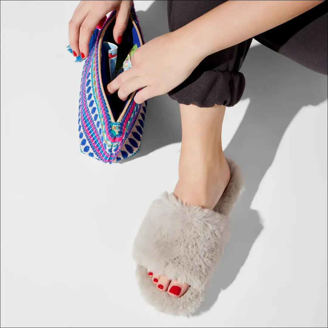 Šlepetės (36) DR125 - €23 Save 50% __label:Pristatymas 1-2 d.d., color-pilka, drabuziai, material-dirbtinis-kailis,