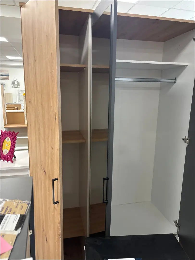 Spinta GI622 - €180 Save 50% 100-200, __label:Pristatymas 1-2 d.d., color-pilka, color-ruda, material-mediena €100