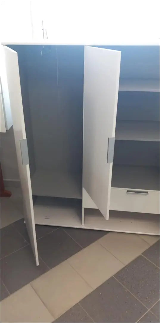 Spinta GI791 - €65 Save 80% 50-100, __label:Pristatymas 1-2 d.d., color-balta, material-mediena, pazeistas €50 to €100