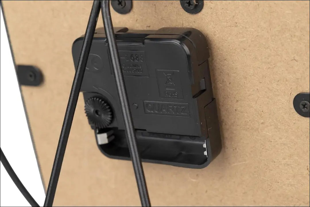 Stalinis laikrodis DI10750 - €19 Save 50% __label:Pristatymas 1-2 d.d., color-juoda, color-ruda, interjeras,