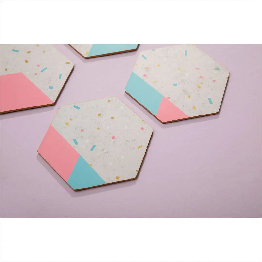 Stalo padėkliukų komplektas (4vnt) DI8863 - €7 Save 50% __label:Pristatymas 1-2 d.d., color-marga, color-margas,