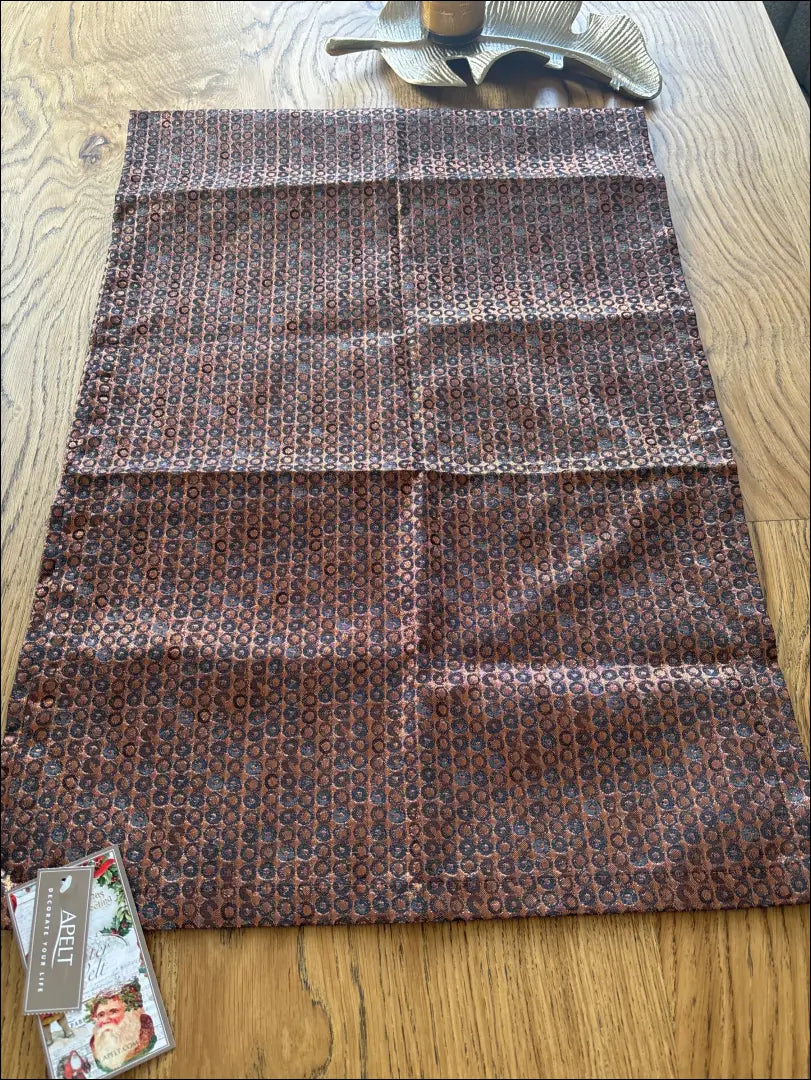 Stalo takelis DI11605 - €19 Save 50% __label:Pristatymas 1-2 d.d., color-auksine, material-poliesteris,
