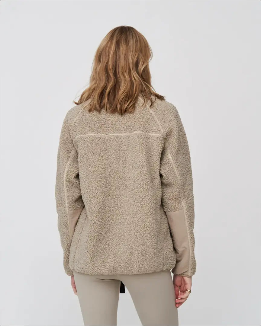 Striukė “Kuuno” DI7634 - 25-50, __label:Pristatymas 1-2 d.d., color-smelio, drabuziai, material-dirbtinis-kailis €25