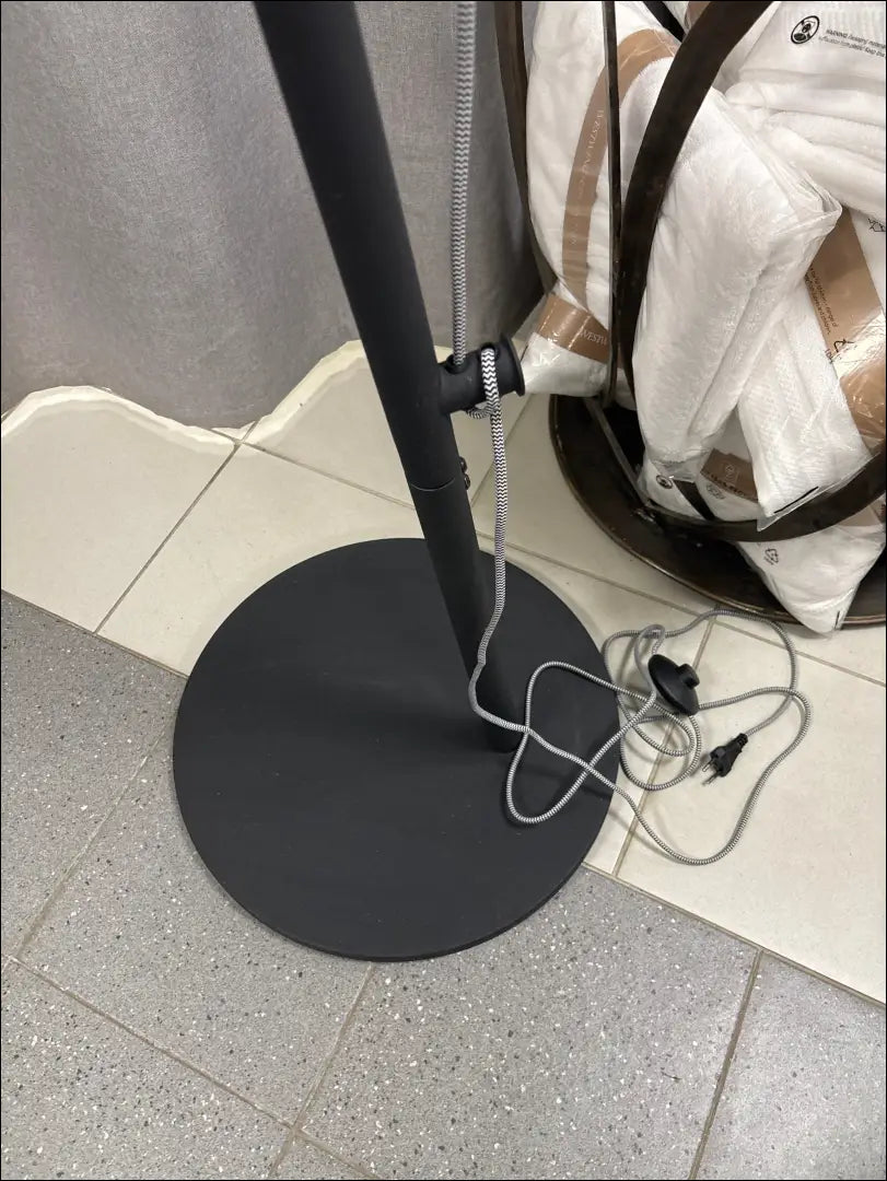 Toršeras DI7947 - €104 Save 70% 100-200, __label:Pristatymas 1-2 d.d., color-juoda, color-smelio, material-metalas €100