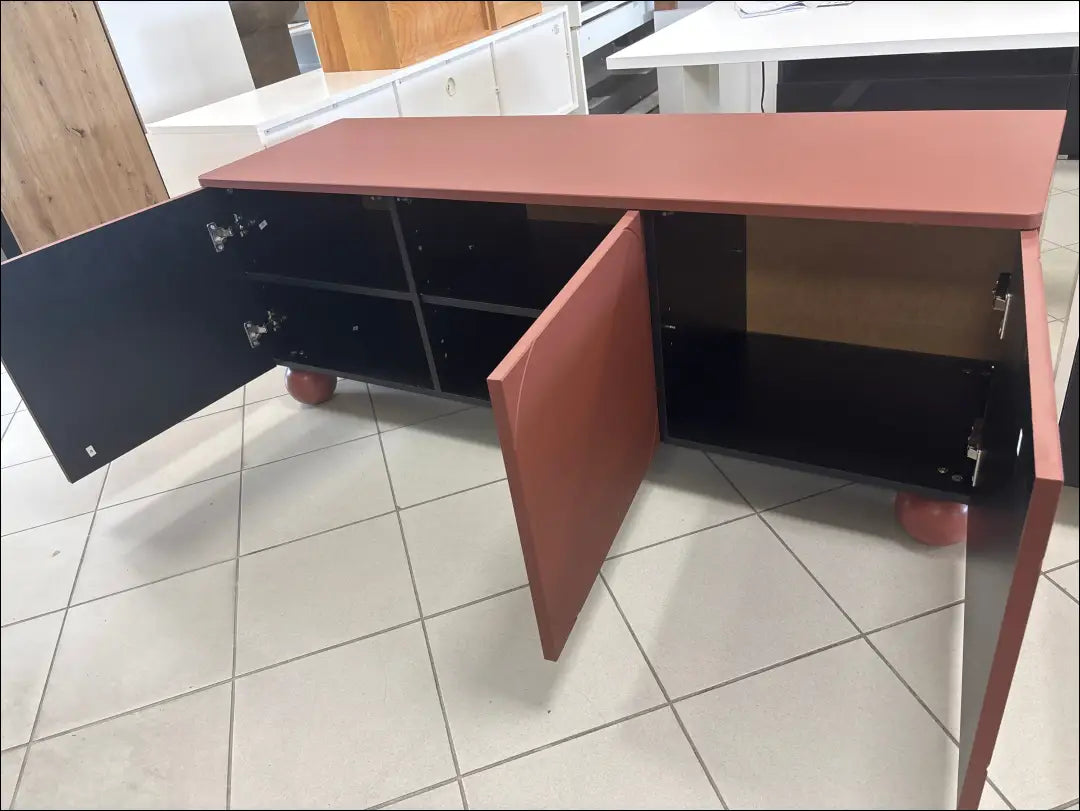 TV staliukas SI1777 - €150 100-200, __label:Pristatymas 1-2 d.d., color-raudona, color-ruda, material-mdf €100 to €200