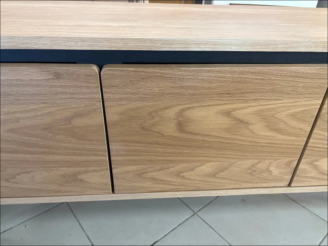TV staliukas SI2411 - €80 Save 80% 50-100, __label:Pristatymas 1-2 d.d., color-ruda, material-mdf, pazeistas Grožio