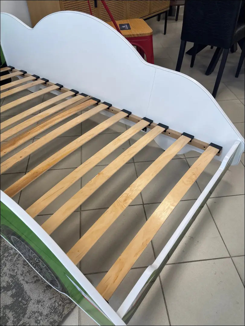 Vaikiška lova GI674 - €40 25-50, __label:Pristatymas 1-2 d.d., color-balta, color-marga, color-margas €25 to €50