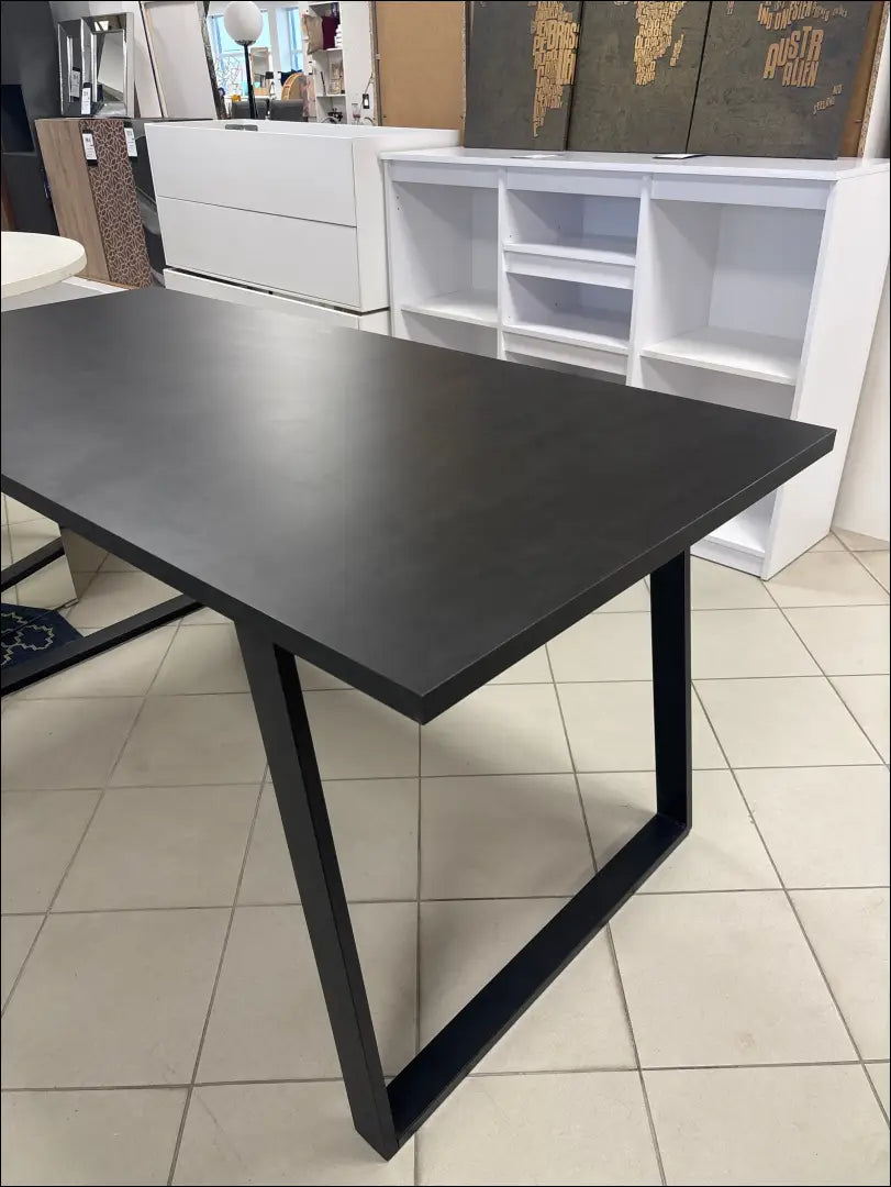 Valgomojo stalas VI1175 - €130 Save 55% 100-200, __label:Pristatymas 1-2 d.d., color-juoda, material-mediena,