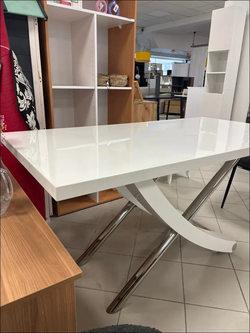 Valgomojo stalas VI1176 - €240 Save 50% __label:Pristatymas 1-2 d.d., color-balta, color-sidabrine, material-mediena,