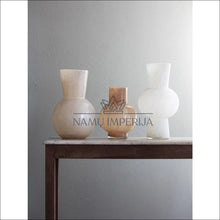 Įkelti vaizdą į galerijos rodinį, Vaza DI5444 - €50 Save 50% 50-100, color-smelio, interjeras, material-stiklas, vazos Interjeras Fast shipping
