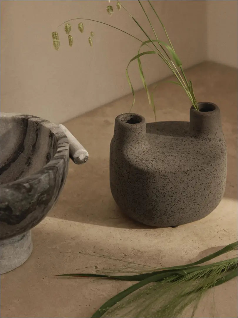 Vaza DI9849 - €11 Save 55% __label:Pristatymas 1-2 d.d., color-pilka, interjeras, material-keramika, under-25 Iki €25