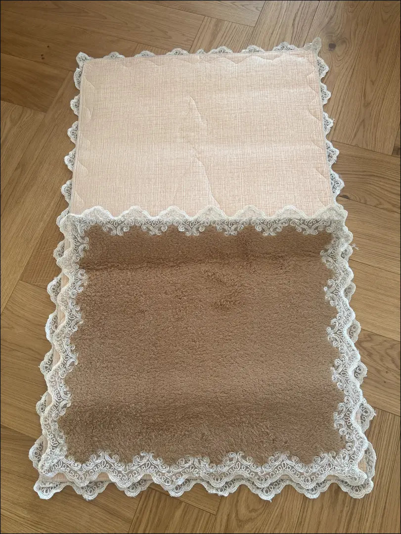 Vonios kambario kilimėlių komplektas (2vnt) DI11452 - €27 Save 50% 25-50, __label:Pristatymas 1-2 d.d., color-auksine,