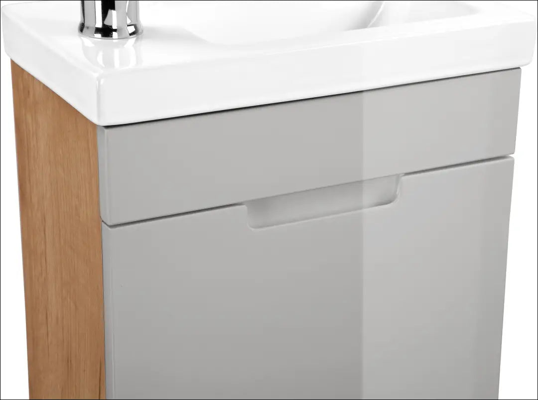 Vonios kambario komplektas - €110 Save 50% 100-200, __label:Pristatymas 1-2 d.d., color-pilka, color-ruda,