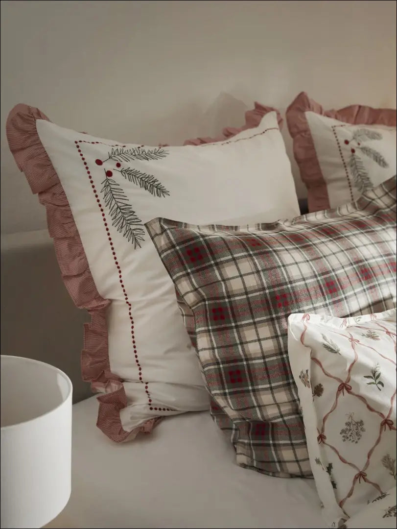 Antklodės užvalkalas DI6630 - 25-50, __label:Pristatymas 1-2 d.d., antklodes-uzvalkalas, color-balta, color-raudona €25