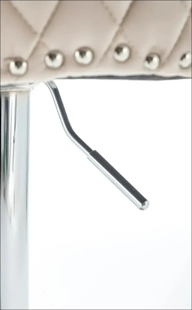 Baro kėdė VI1034 - €140 Save 50% 100-200, __label:Pristatymas 1-2 d.d., baro-kedes, color-kremas, material-aksomas €100