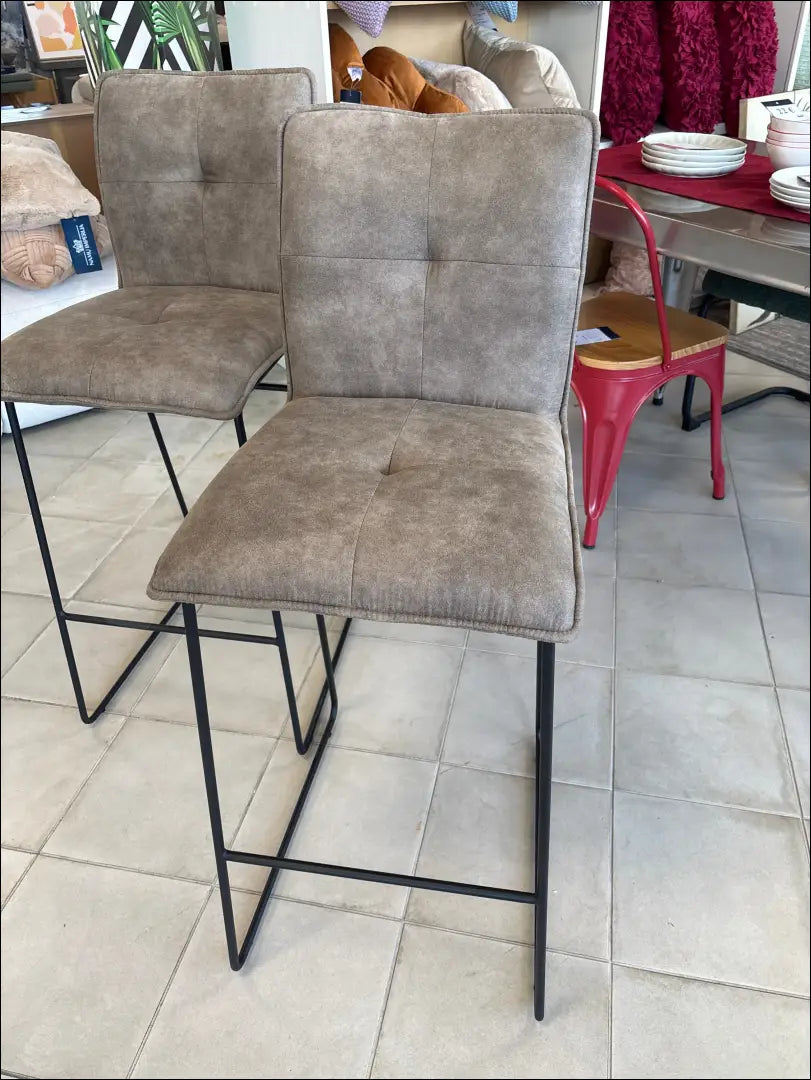 Baro kėdė VI1042 - €62 Save 50% 50-100, __label:Pristatymas 1-2 d.d., baro-kedes, color-ruda, material-dirbtine-oda €50