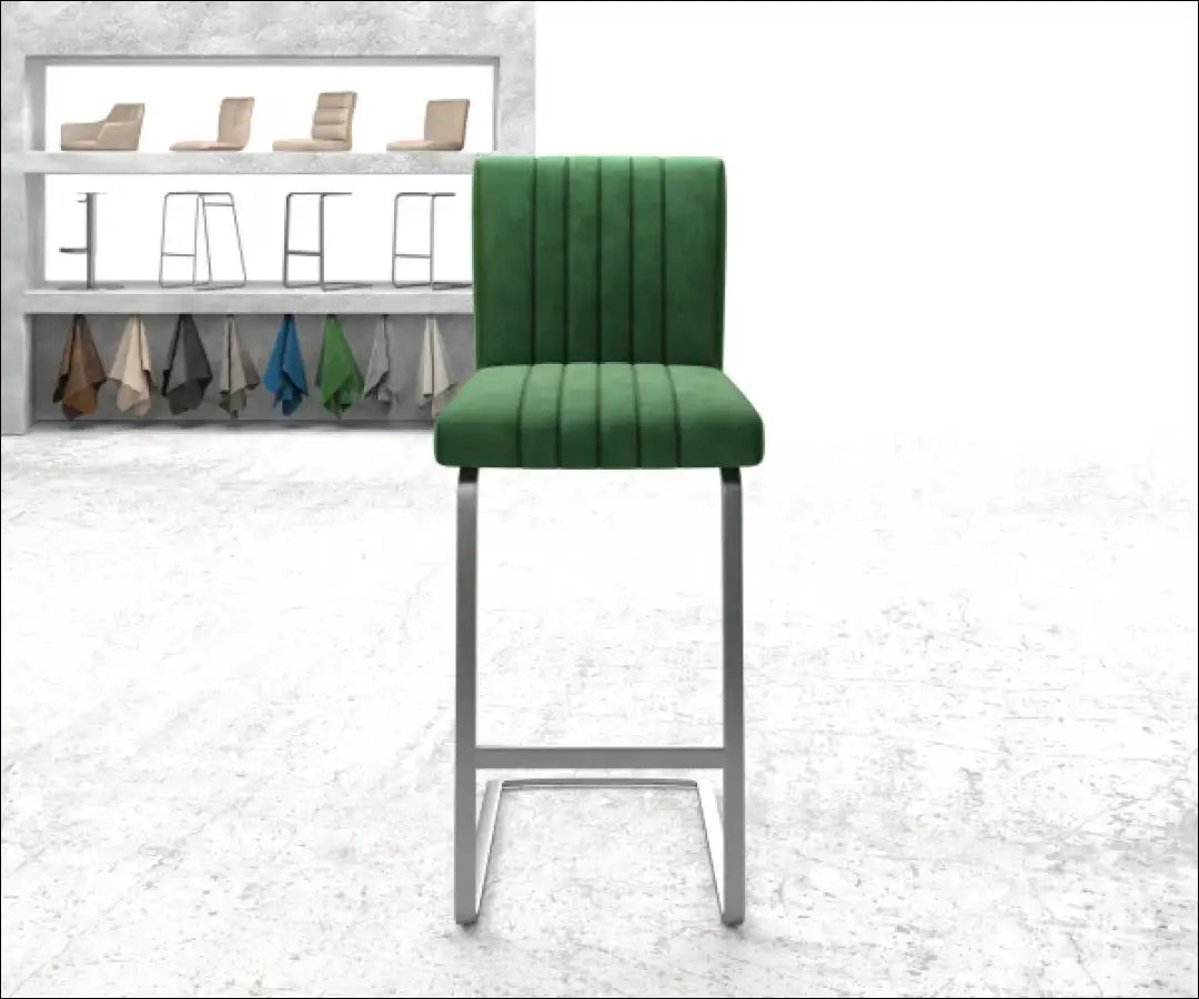 Baro kėdė VI1134 - €85 Save 50% 50-100, __label:Pristatymas 1-2 d.d., baro-kedes, color-zalia, material-aksomas €50