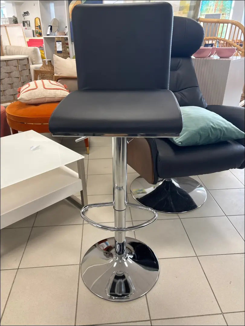 Baro kėdė VI906 - €130 Save 50% 100-200, __label:Pristatymas 1-2 d.d., baro-kedes, color-juoda, color-sidabrine €100