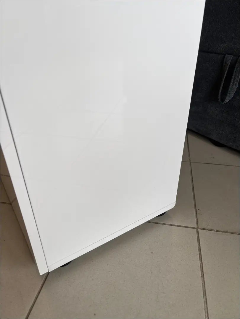 Batų spintelė KI1681 - €105 Save 50% 100-200, __label:Pristatymas 1-2 d.d., color-balta, material-mediena, pazeistas