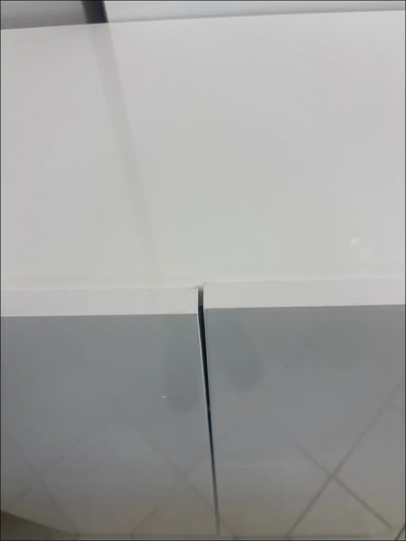 Batų spintelė KI1703 - €70 Save 60% 50-100, __label:Pristatymas 1-2 d.d., color-balta, material-mediena, pazeistas €50